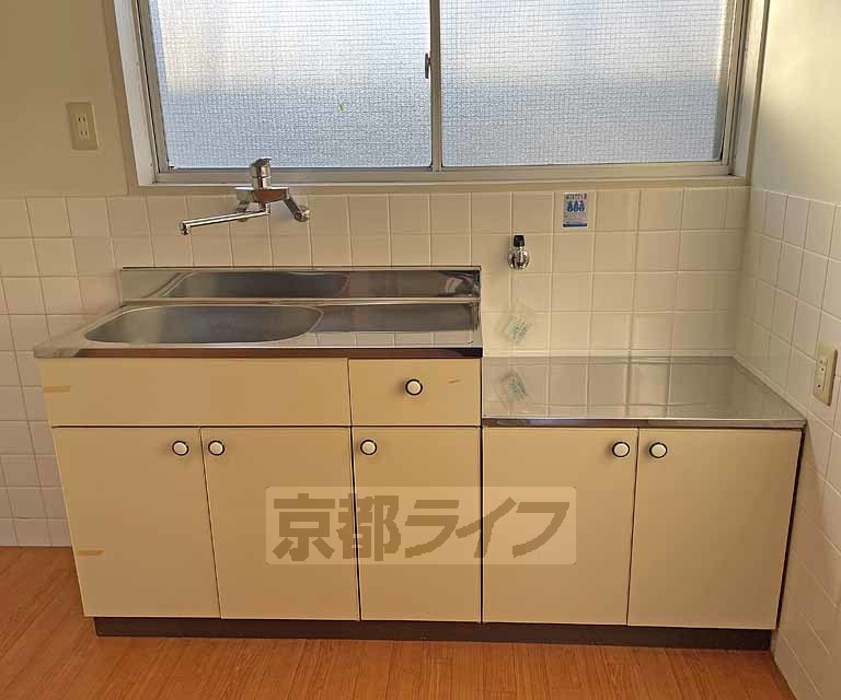 【京都市西京区桂乾町のマンションのキッチン】