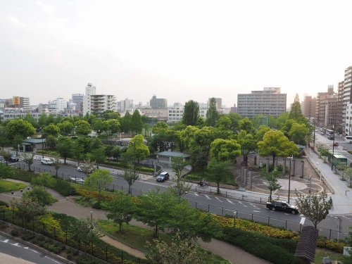 【エスリードレジデンス大阪難波の公園】