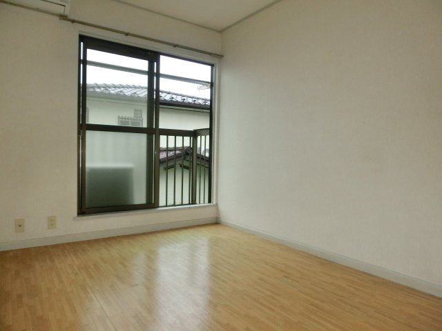 その他部屋・スペース　日当りのよい寝室スペース。