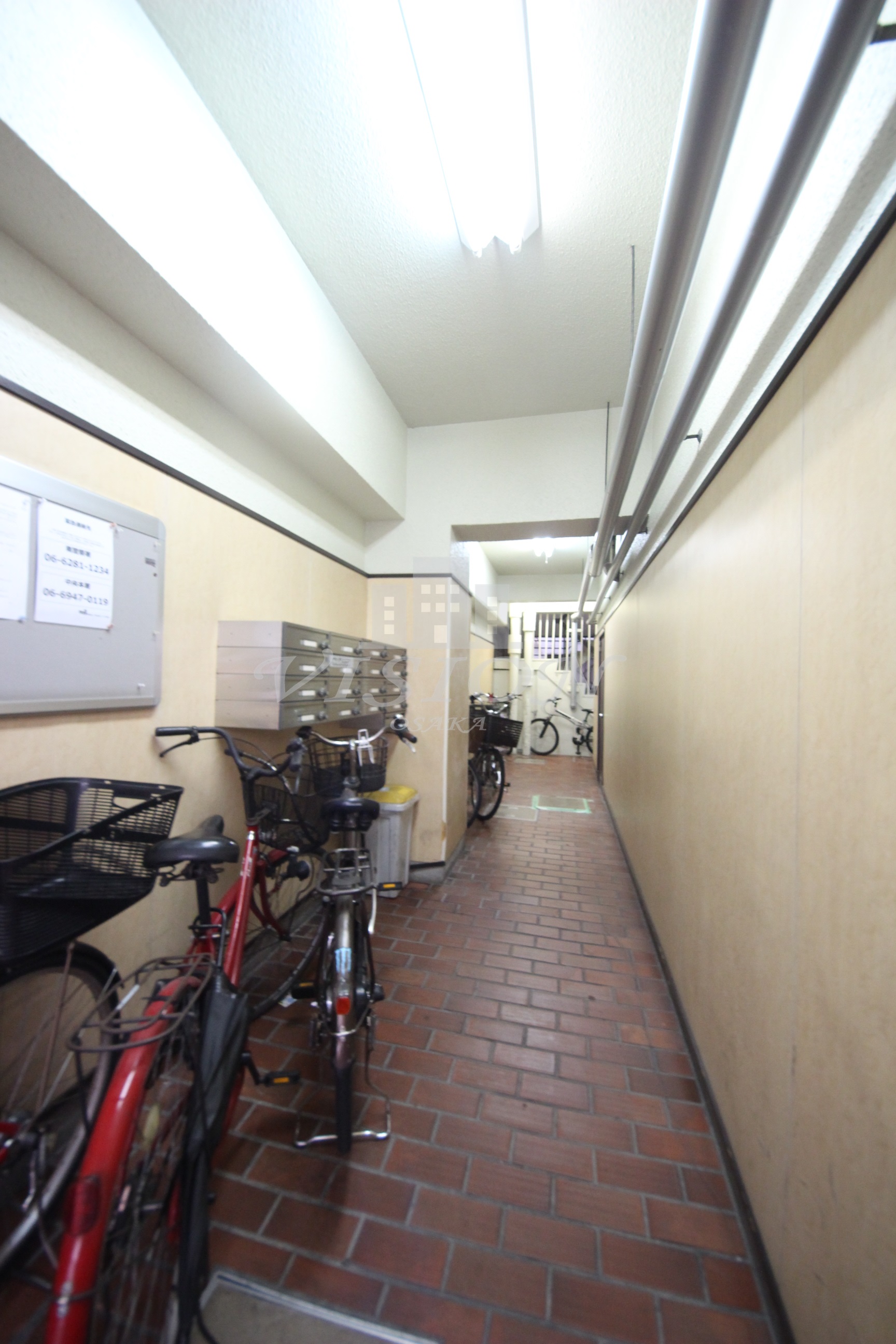 地下鉄千日前線 日本橋駅 徒歩4分 6階建 築46年の外観写真
