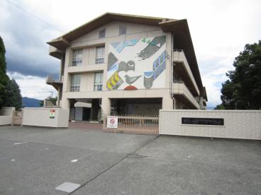 小学校　甲府市立大国小学校（小学校）まで707m