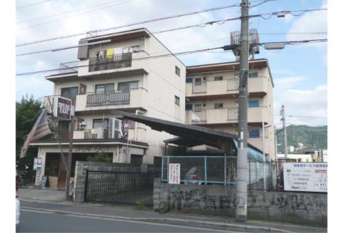 京都市左京区山端川原町のマンションの建物外観