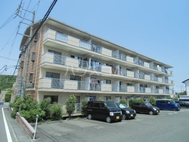 掛川市下俣南のマンションの建物外観