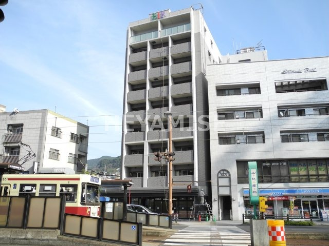 長崎市目覚町のマンションの建物外観