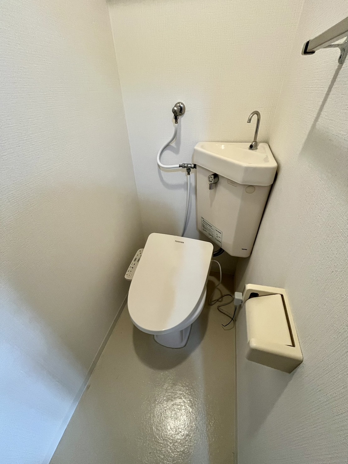 トイレ　トイレには人気のウォシュレットが設置されています！