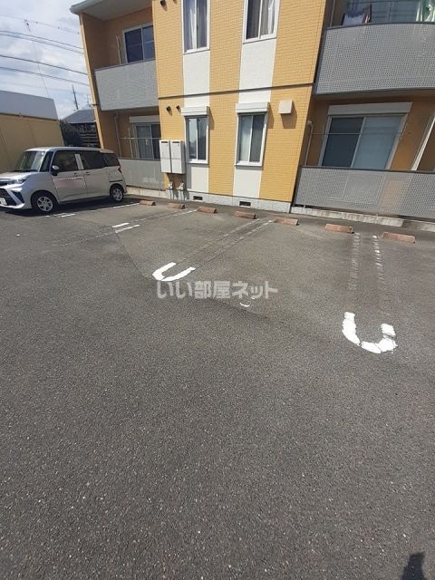 【シャーメゾンラフォーレの駐車場】