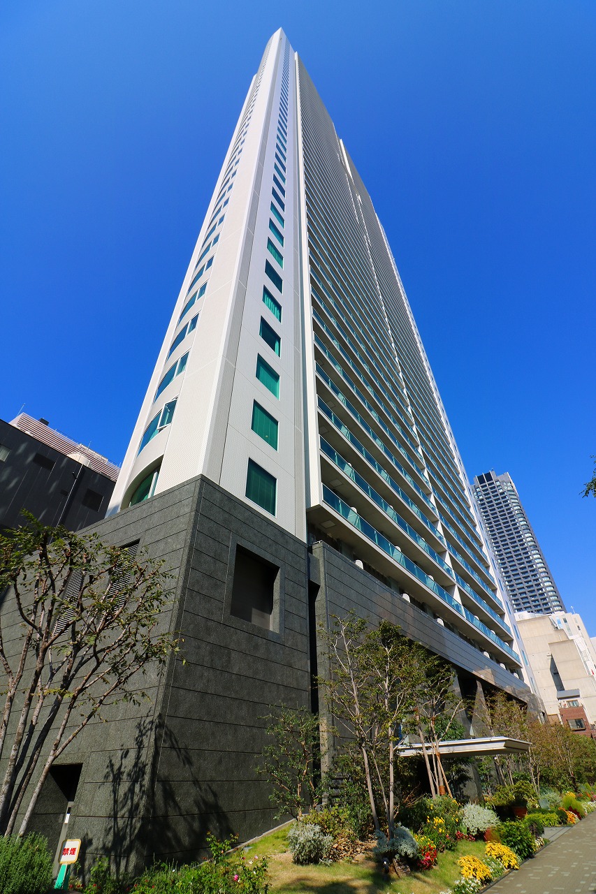 大阪市中央区瓦町のマンションの建物外観