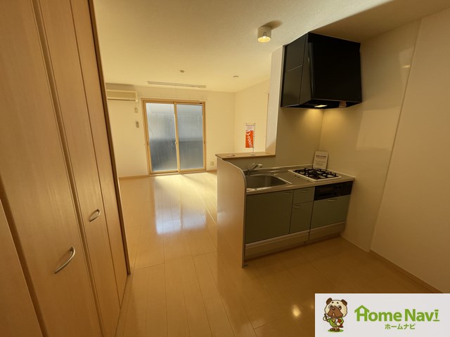 居室・リビング　システムキッチン。エアコン付。