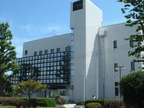 図書館　横須賀市立中央図書館（図書館）まで419m