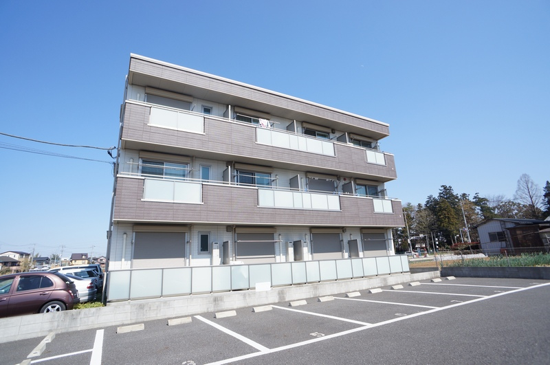 建物外観　南側に建物がないので日当たり良好です！