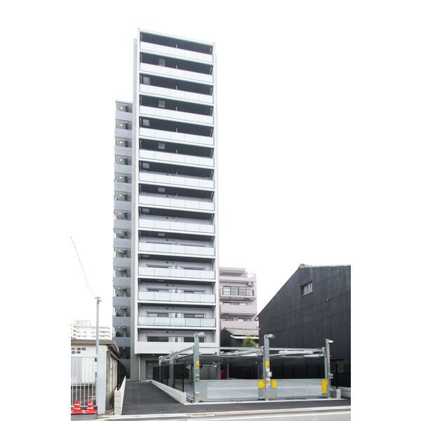 【名古屋市中区大井町のマンションの駐車場】