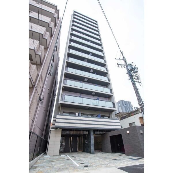 【名古屋市中区大井町のマンションの建物外観】