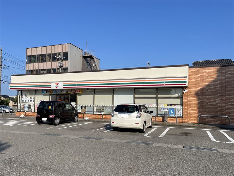 コンビニ　セブンイレブン金沢米泉10丁目店（コンビニ）まで308m