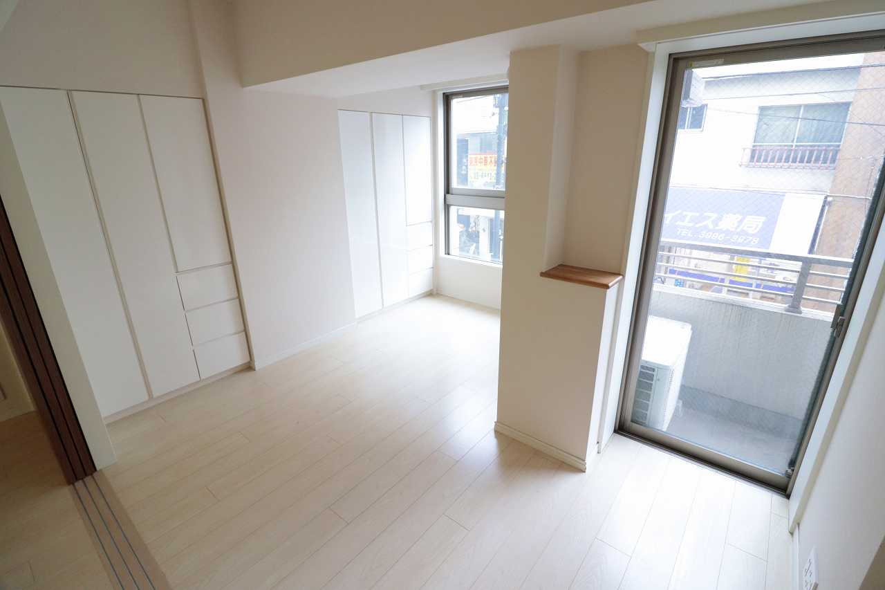 居室・リビング　※同物件、別部屋の写真です。