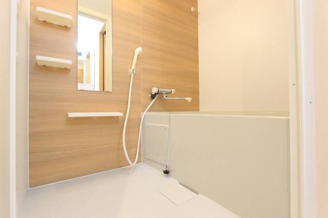 バス・シャワールーム　清潔バスルーム。