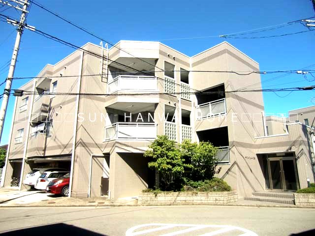 八尾市東山本町のマンションの建物外観