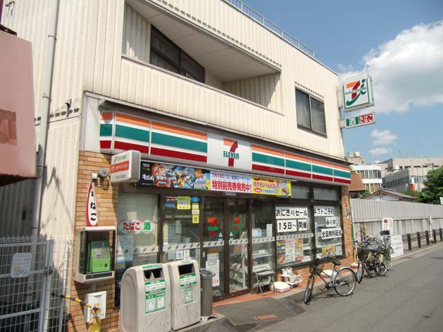 【八尾市東山本町のマンションのコンビニ】