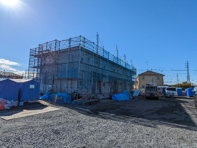 【小山市大字雨ケ谷新田のアパートの建物外観】