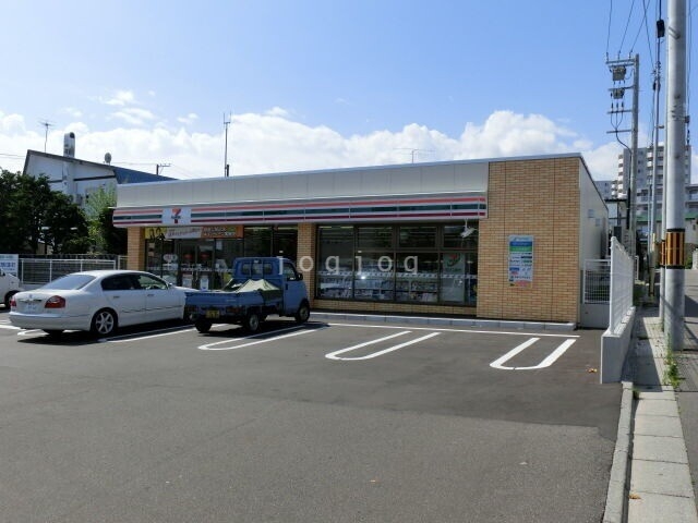 コンビニ　セブンイレブン函館花園町店（コンビニ）まで374m