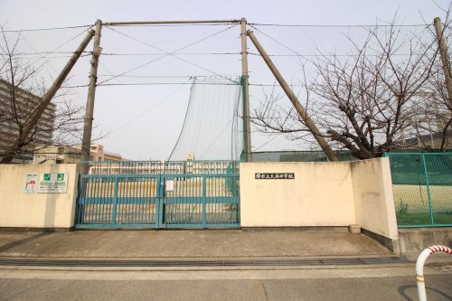 【フジパレス堺大浜中町II番館の中学校】