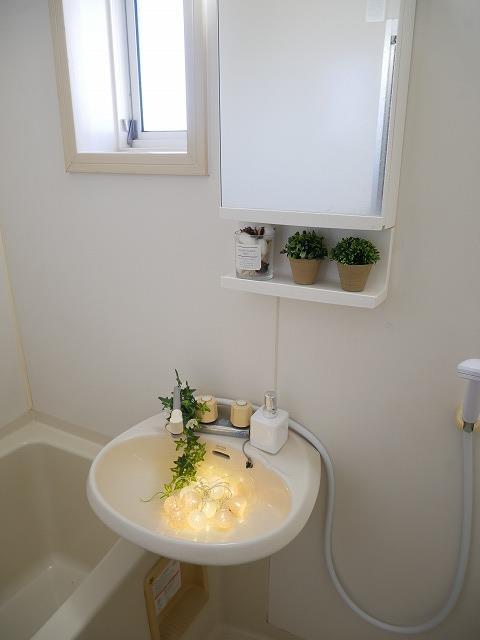 洗面設備　※装飾はイメージ