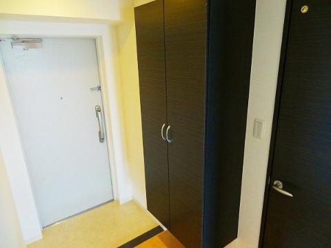 玄関　靴箱あり