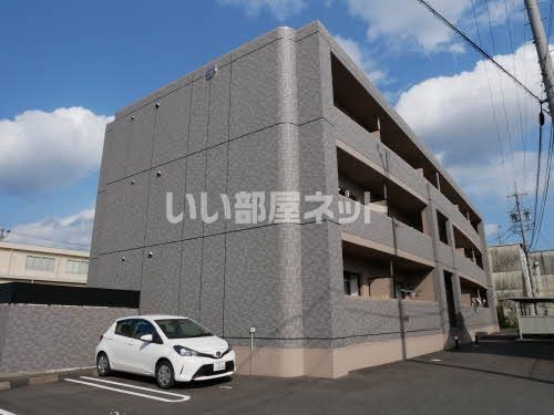 いなべ市員弁町北金井のマンションの建物外観