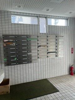 【久喜市久喜東のマンションのエントランス】