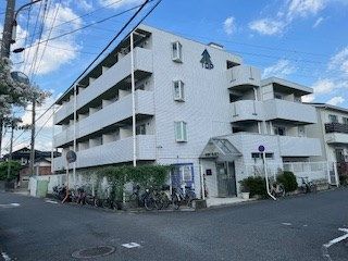 久喜市久喜東のマンションの建物外観