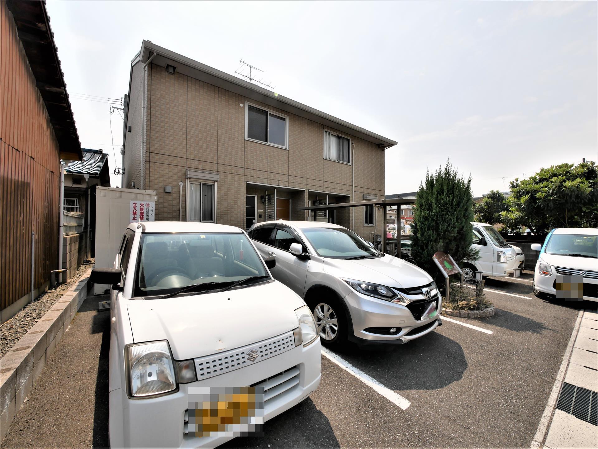 【ヴァレーレ若園の駐車場】