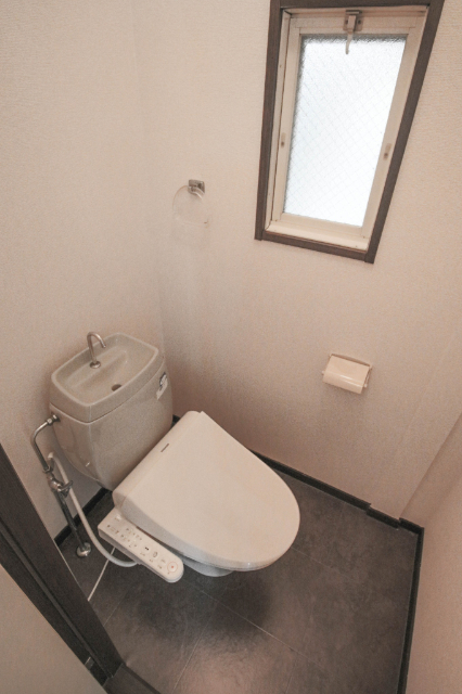 トイレ　同じ敷地内別のお部屋