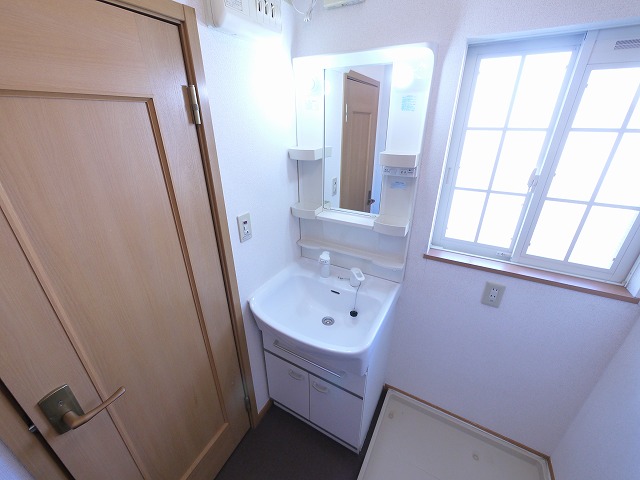 洗面設備　忙しい朝には欠かせない洗面所です