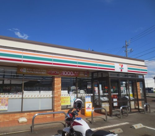 コンビニ　セブンイレブン長岡高島町店（コンビニ）まで852m