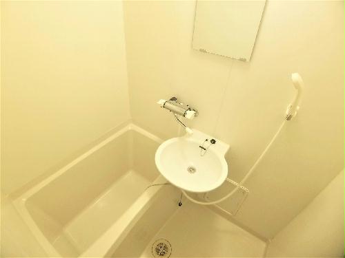 バス・シャワールーム　設備・仕様は号室により異なる為、現況を優先致します。