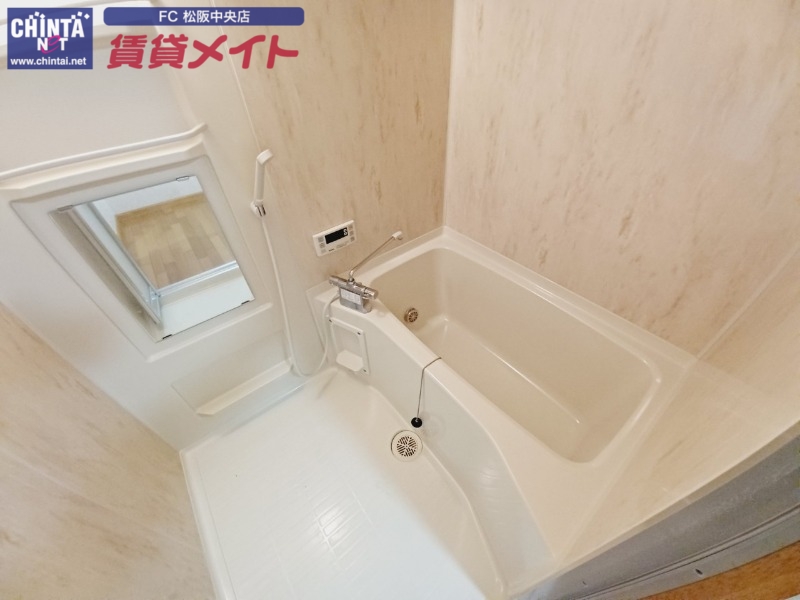 バス・シャワールーム　同型別室のお写真です。