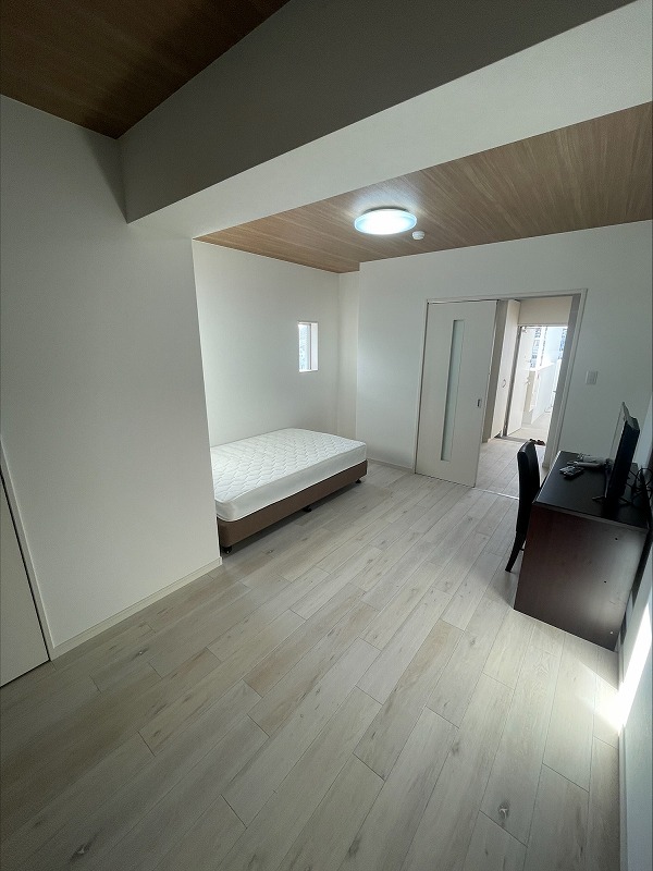 居室・リビング　現状優先。