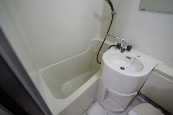 バス・シャワールーム　※別部屋の写真です