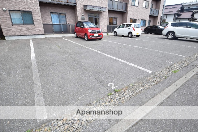 駐車場　エントランス