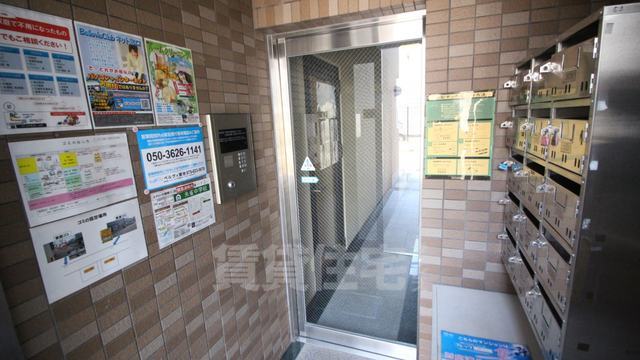 【京都市中京区壬生東淵田町のマンションのロビー】