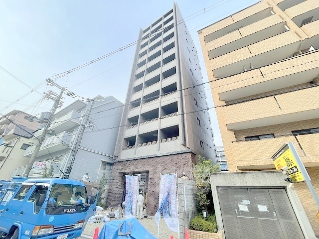 ミッドコート東三国の建物外観