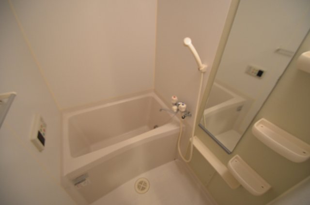 バス・シャワールーム　きれいな浴槽です♪