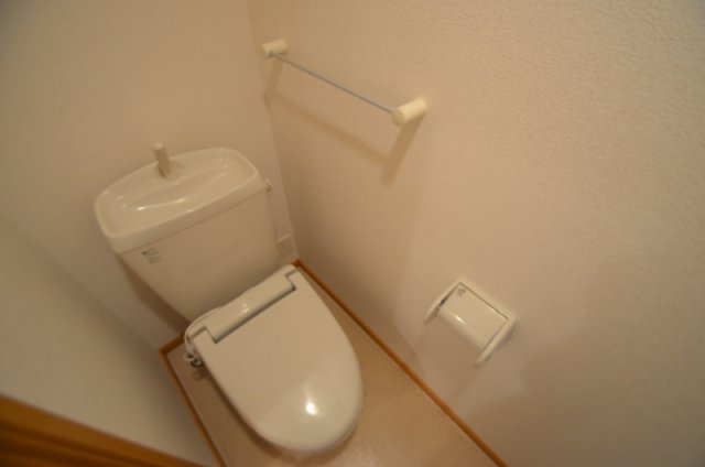 トイレ　トイレも真っ白です☆