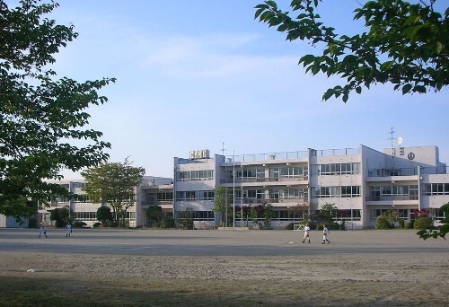 【エクセルシオール吉岡南　Ｂの小学校】