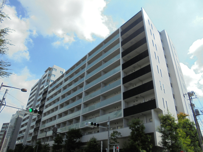 渋谷区本町のマンションの建物外観