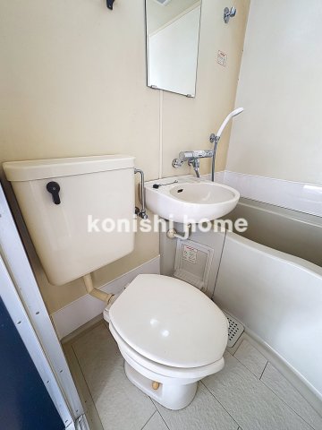 トイレ　※反転タイプ、別部屋写真使用。