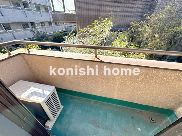 バルコニー　※反転タイプ、別部屋写真使用。