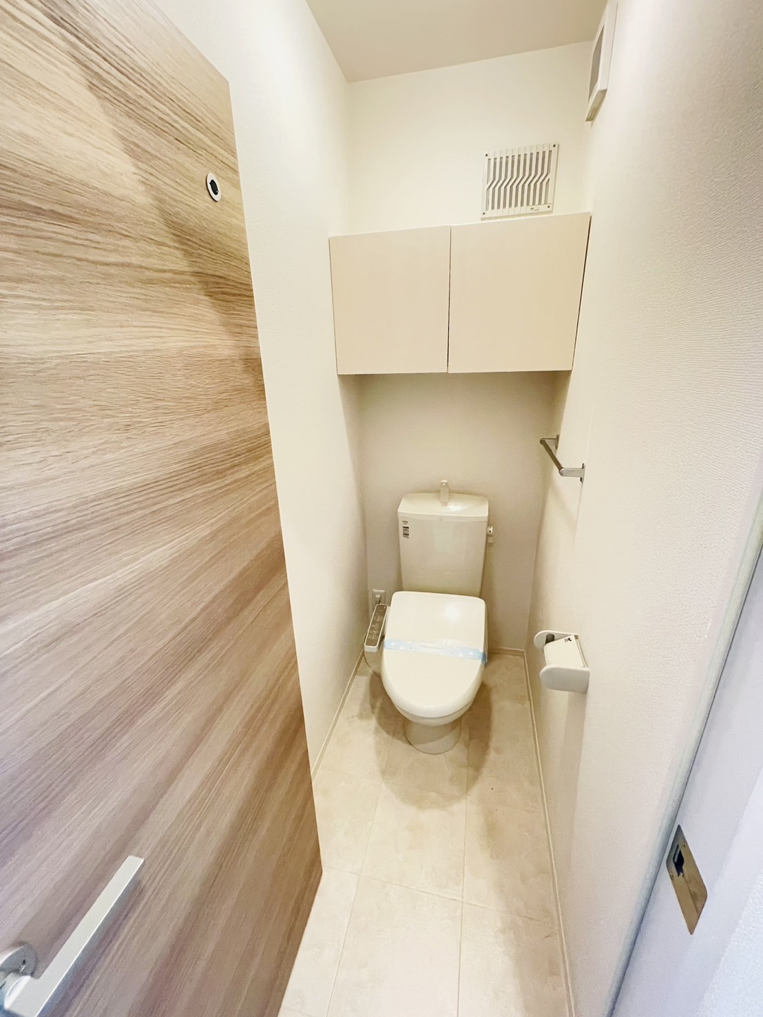 トイレ　温水洗浄暖房便座