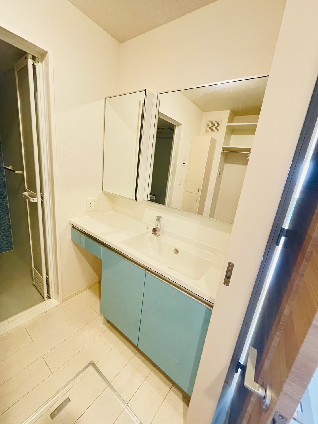 洗面設備　洗髪洗面化粧台