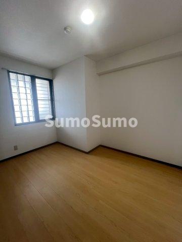 その他部屋・スペース　広くて明るい寝室