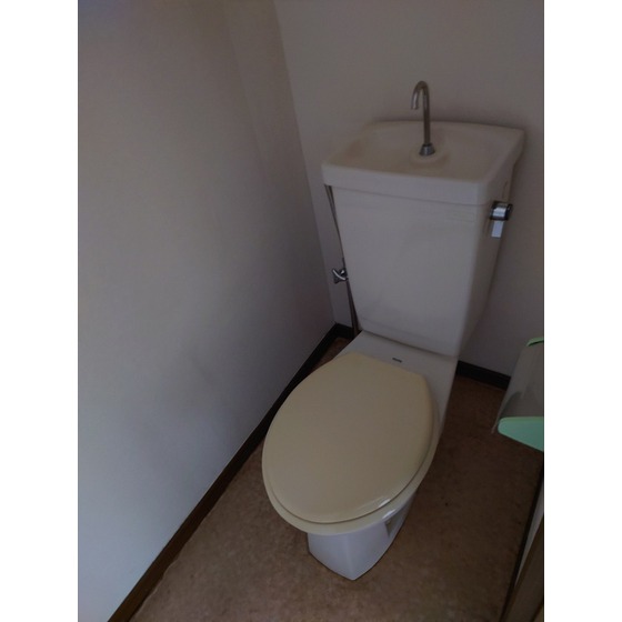 トイレ　※別部屋写真。現況優先。